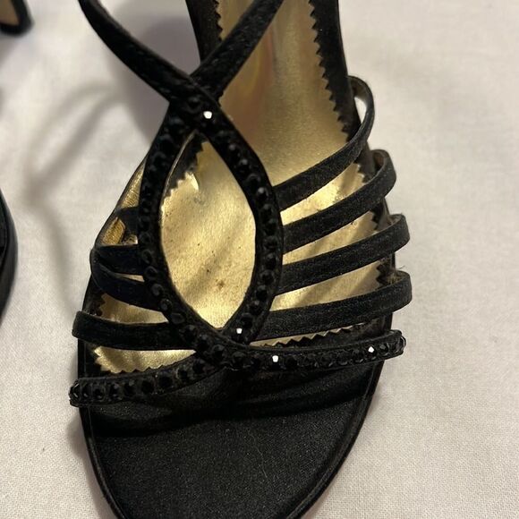 NINA. Size 6.5 black strappy heels - Picture 2 of 6